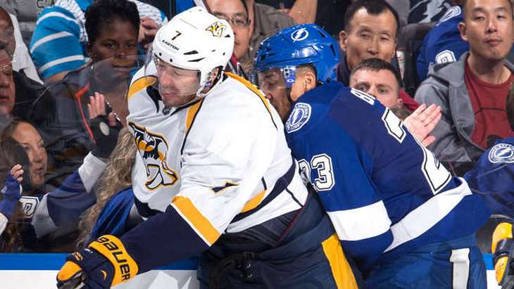 борьба в матче «Тампы» и «Нэшвилла»