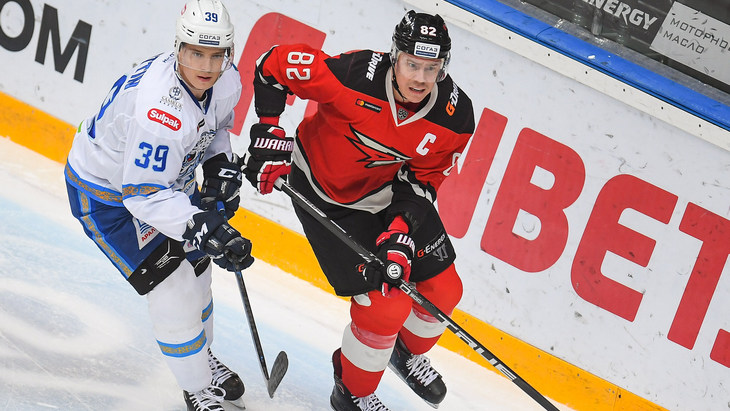 Евгений Медведев, «Авангард»