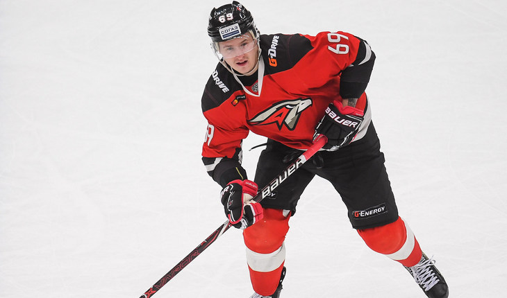 Сергей Шумаков, «Авангард»