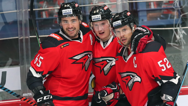 Хоккеисты «Авангарда»