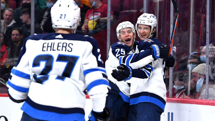 «Виннипег» в игре с «Монреалем»