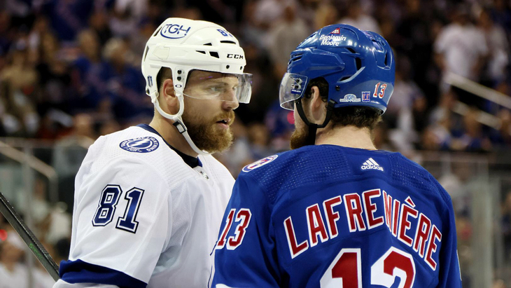 Эрик Чернак («Тампа-Бэй») и Алекси Лафреньер («Рейнджерс»)