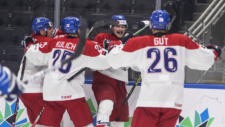 Чехия празднует гол в ворота Финляндии