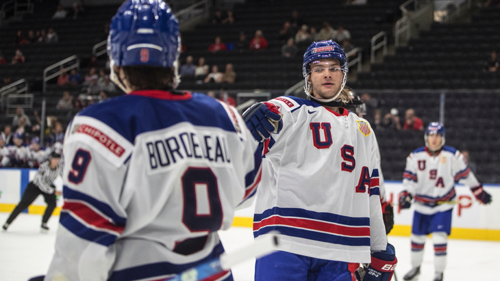 Томас Бордело (9) и Картер Мазур (34)