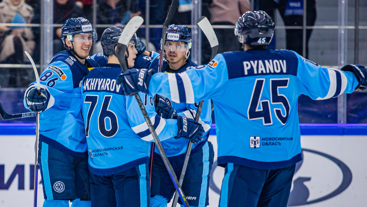 «Сибирь» в матче с «Металлургом» Мг