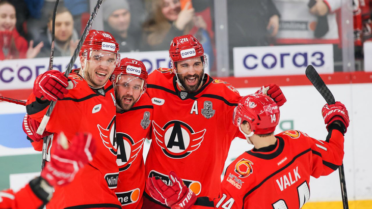 «Автомобилист» в матче с «Магниткой»