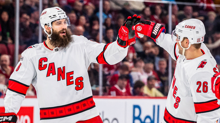 Брент Бёрнс (#8) и Пол Штястны (#26)