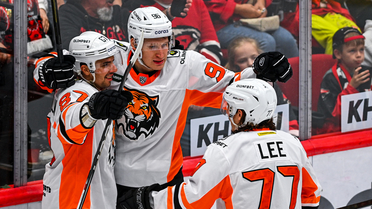 «Амур» в матче с «Авангардом»