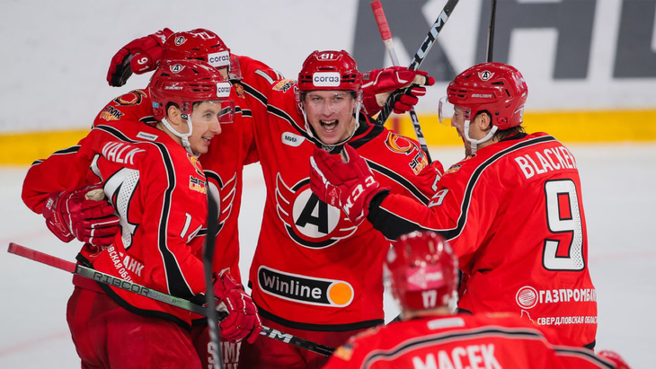 «Автомобилист» в матче с «Сибирью»