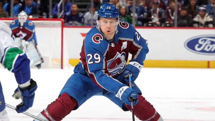 Натан Маккиннон