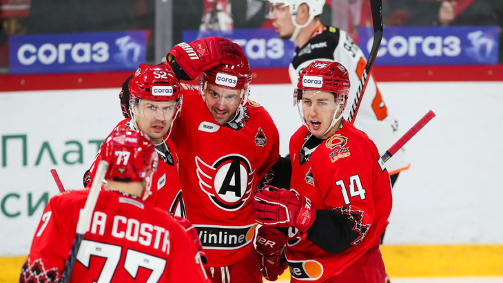 «Автомобилист» в игре с «Трактором»