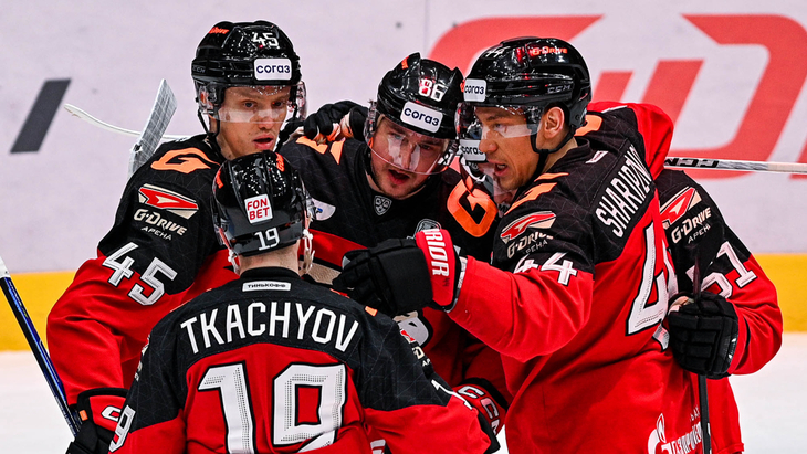 «Авангард» в матче с «Ладой»