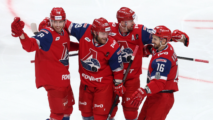 «Локомотив» в матче в Омске