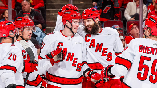 Каролина — Нью-Йорк Айлендерс. Прогноз и ставка на матч Прогноз на матч Каролина — Нью-Йорк Айлендерс