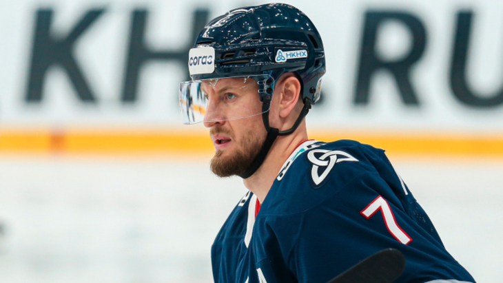 Никита Хлыстов — защитник «Нефтехимика»