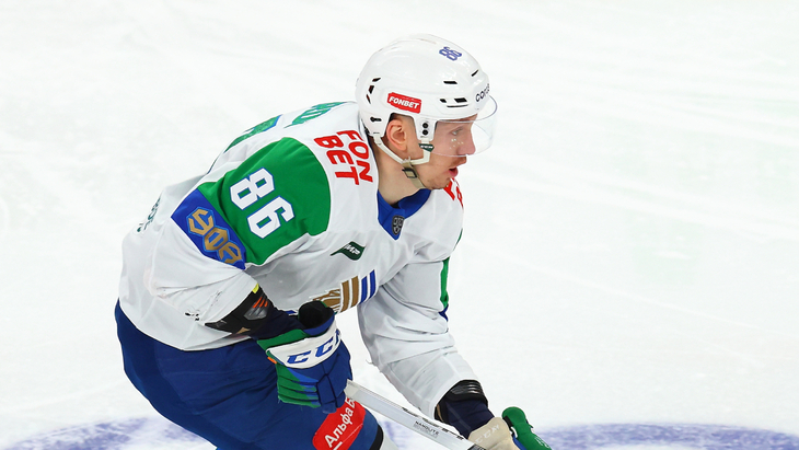 Александр Шаров — нападающий «Салавата Юлаева»