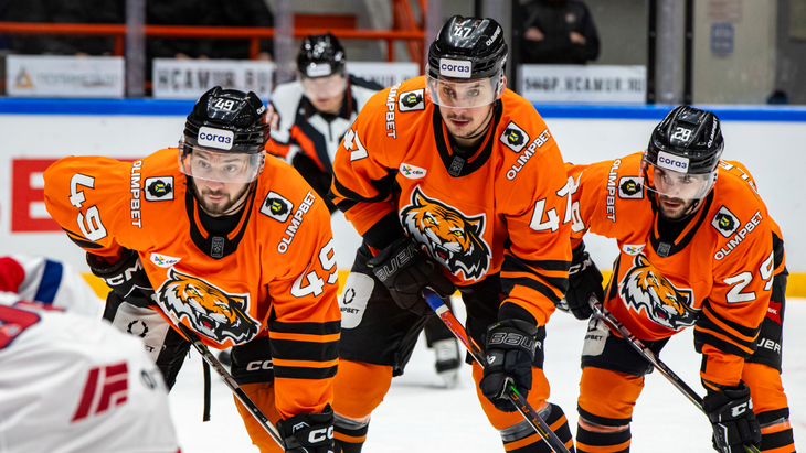 «Амур» в игре с «Локомотивом»