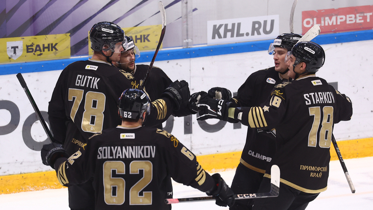 «Адмирал» в матче с «Магниткой»