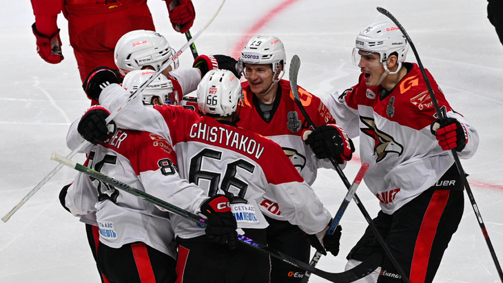 «Авангард» разгромил «Локомотив» на старте серии