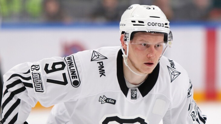 Василий Глотов, хоккеист команды «Трактор»