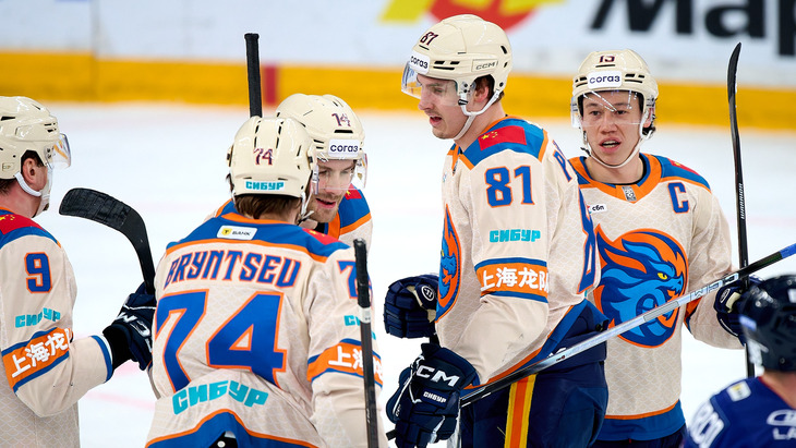 «Шанхайские Драконы» на льду «Лады»
