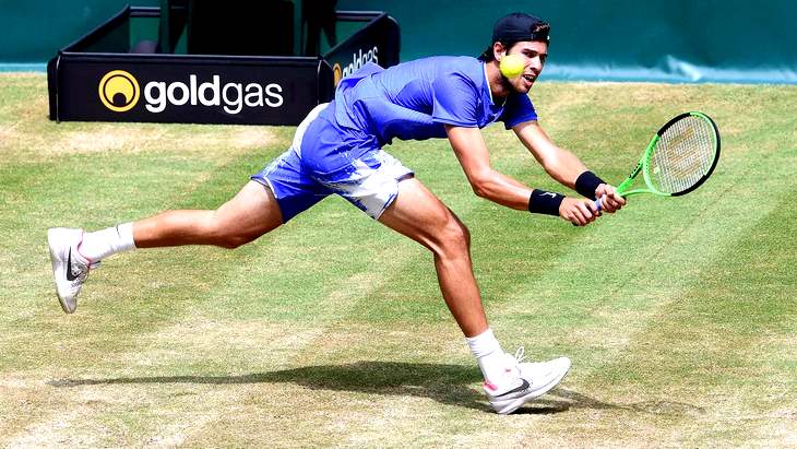 Карен Хачанов