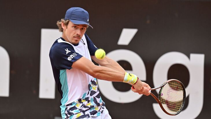 Алекс Де Минаур