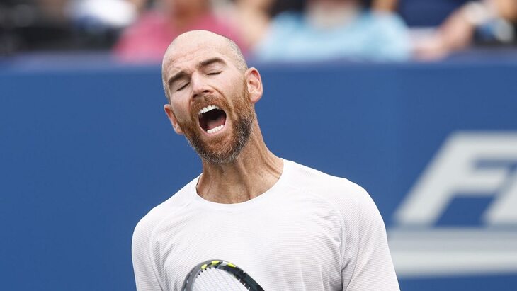 Адриан Маннарино