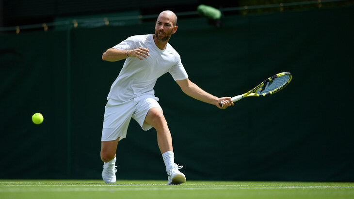 Адриан Маннарино