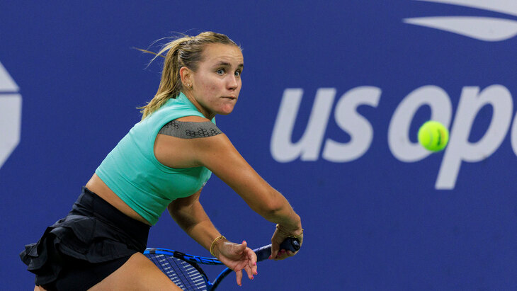 София Кенин