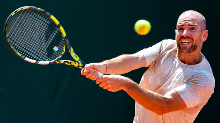 Адриан Маннарино