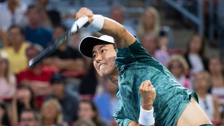 Есихито Нисиока