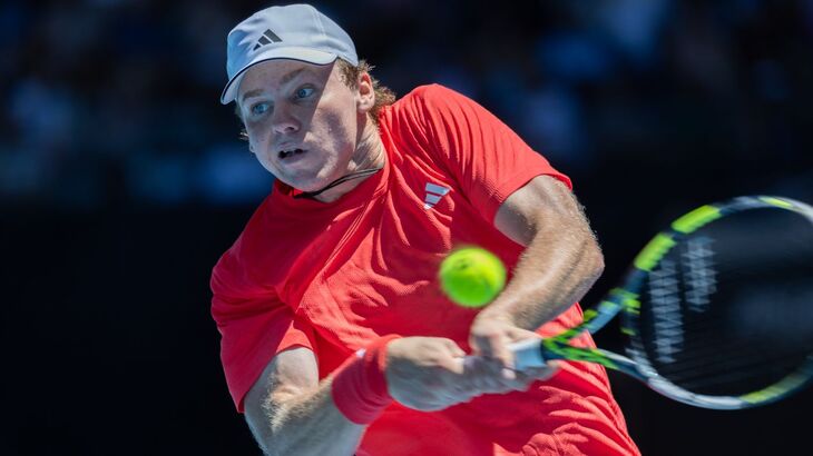 Алекс Микельсен