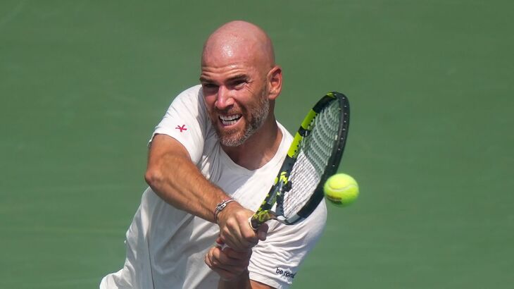 Адриан Маннарино