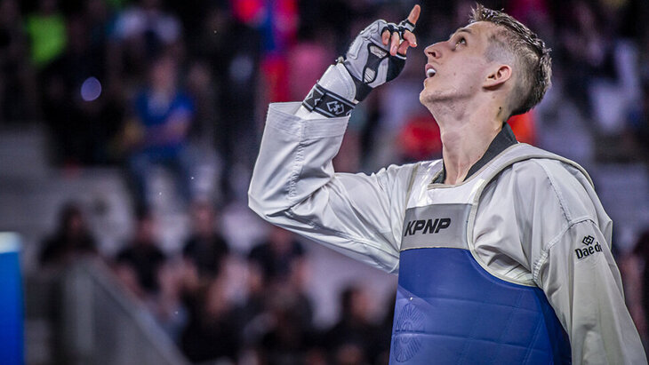 Владислав Ларин