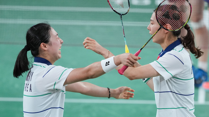 Индонезийские бадминтонистки выиграли золотые медали ОИ-2020